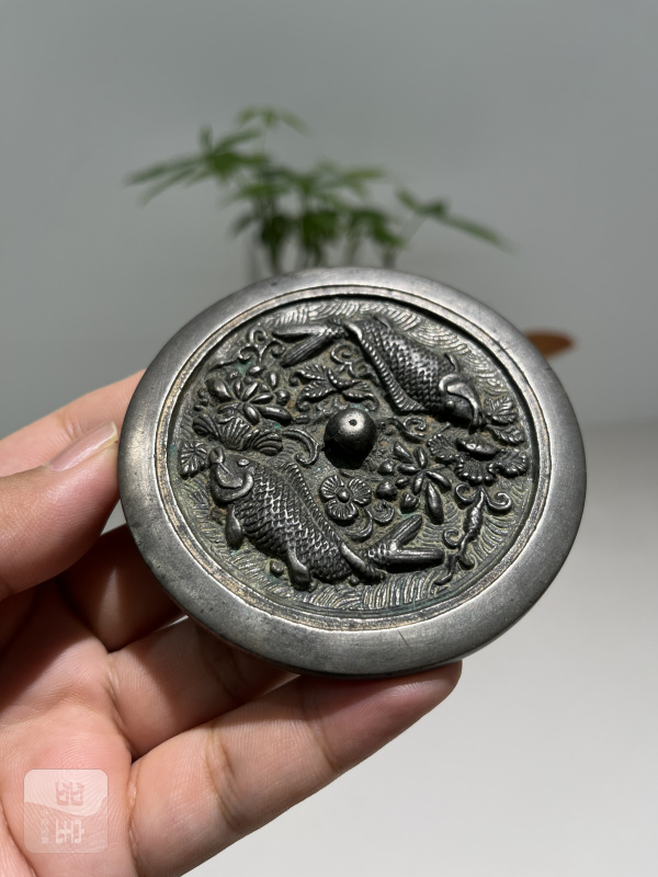 明 鱼戏莲叶纹镜 - 图5